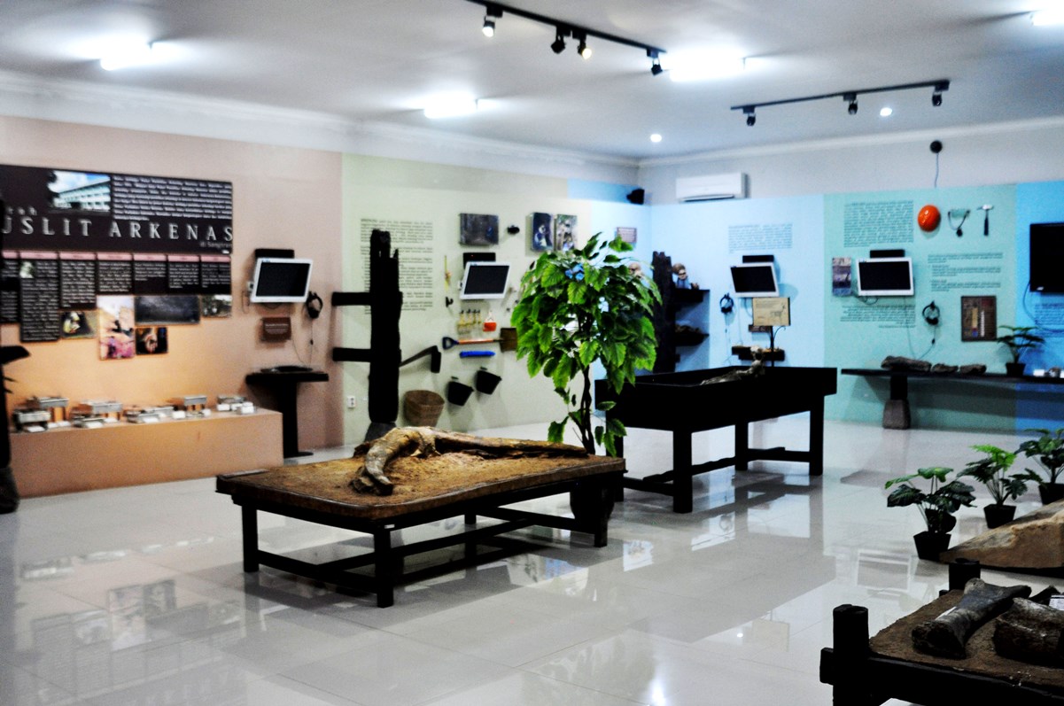 Museum Lapangan Manyarejo - Foto 3